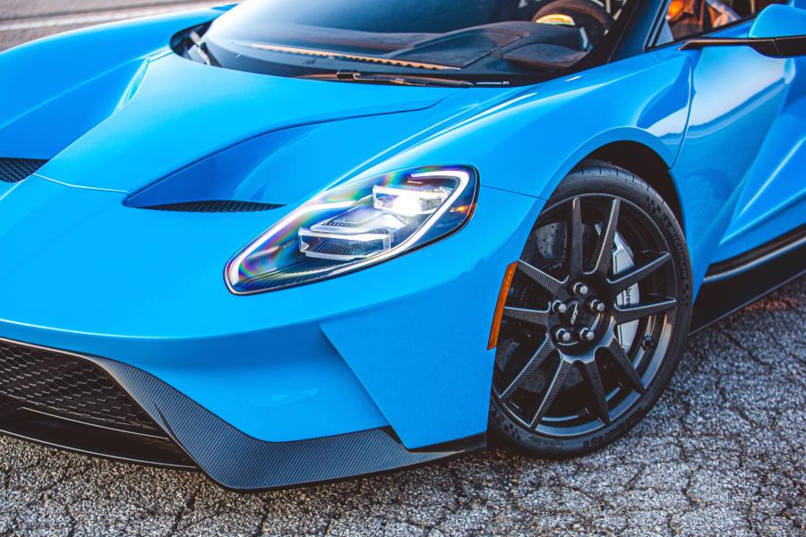 Детали экстерьера Ford GT Riviera Blue (H040) 2017 года  (фото 6 из 31)